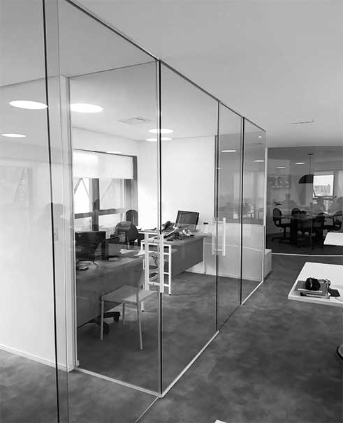 sala-de-reuniao-corredor